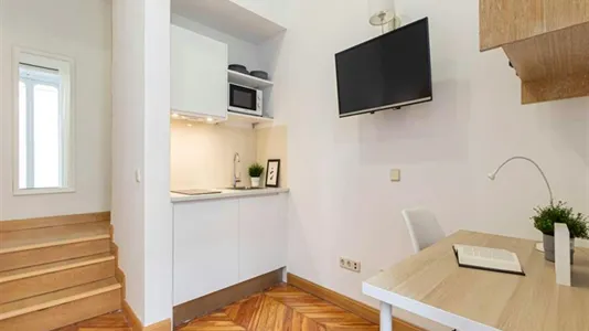 Rooms in Madrid Centro - photo 8