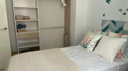 Rooms in Barcelona Ciutat Vella - photo 3