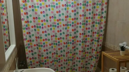 Rooms in Almería - photo 4