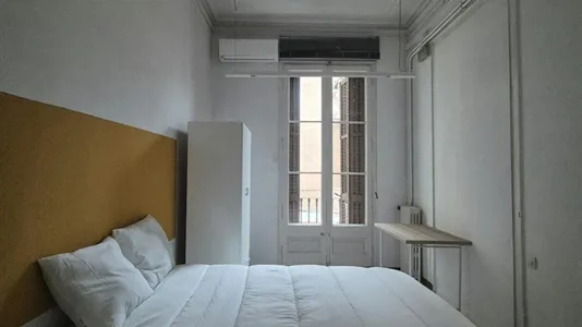 Rooms in Barcelona Eixample - photo 3