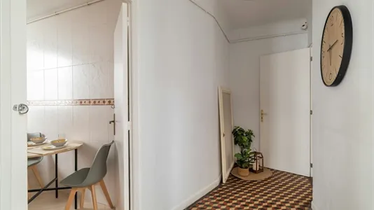 Rooms in Barcelona Ciutat Vella - photo 8