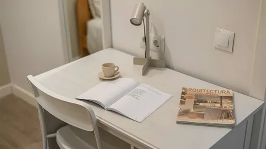 Rooms in Barcelona Ciutat Vella - photo 5