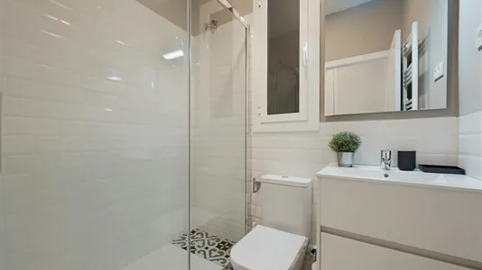 Rooms in Barcelona Eixample - photo 10