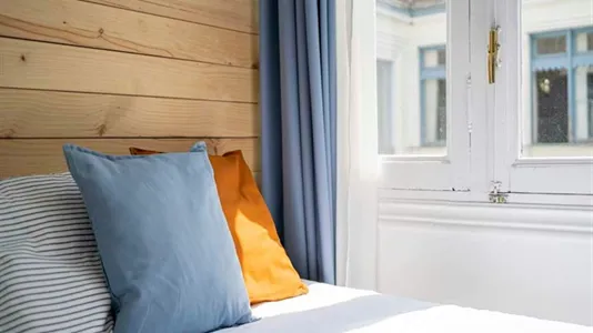 Rooms in Madrid Centro - photo 9