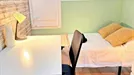 Room for rent, Barcelona Les Corts, Barcelona, &lt;span class=&quot;blurred street&quot; onclick=&quot;ProcessAdRequest(14073233)&quot;&gt;&lt;span class=&quot;hint&quot;&gt;See streetname&lt;/span&gt;[xxxxxxxxxxxxx]&lt;/span&gt;