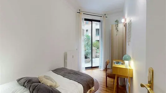 Rooms in Paris 8ème arrondissement - photo 2