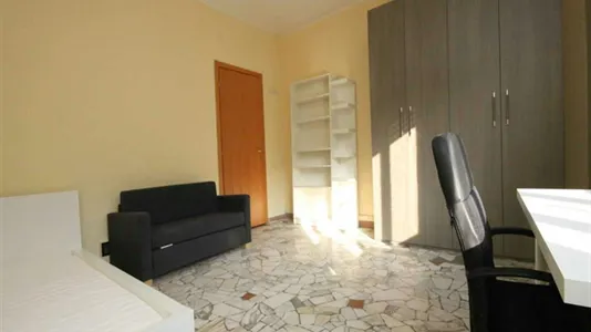 Rooms in Milano Zona 2 - Stazione Centrale, Gorla, Turro, Greco, Crescenzago - photo 1