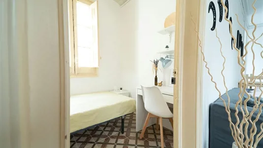 Rooms in Barcelona Ciutat Vella - photo 1