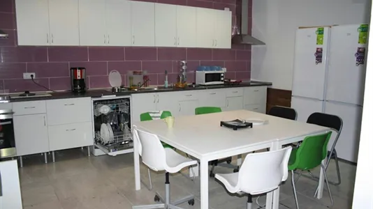 Rooms in Bami - photo 8