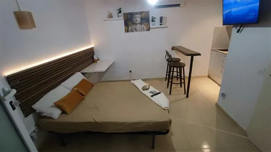 Apartments in Barcelona Ciutat Vella - photo 2