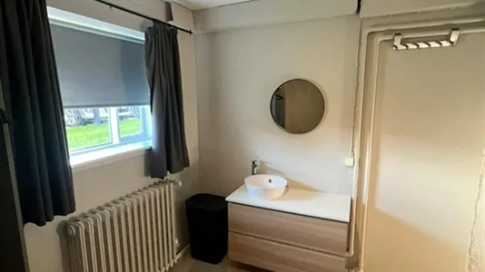 Rooms in Reykjavík Hlíðar - photo 3
