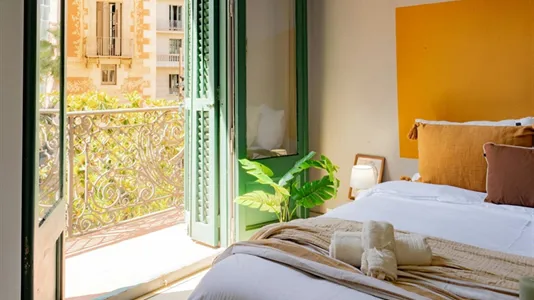 Rooms in Barcelona Ciutat Vella - photo 2