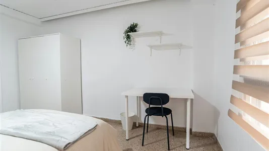 Rooms in Mislata - photo 8