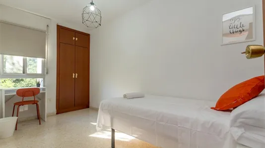 Rooms in Málaga - photo 4