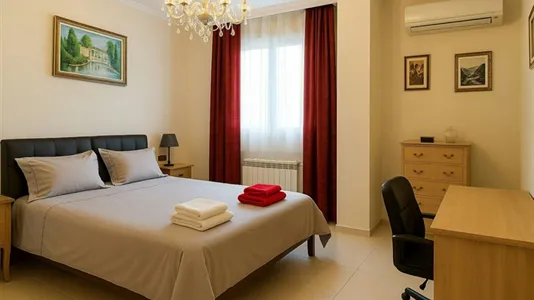Rooms in Cúllar Vega - photo 2