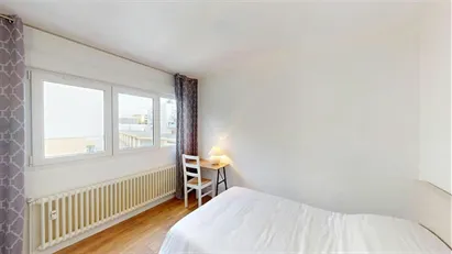 Room for rent in Saint-Julien-en-Genevois, Auvergne-Rhône-Alpes
