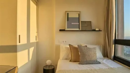 Rooms in Madrid Centro - photo 1
