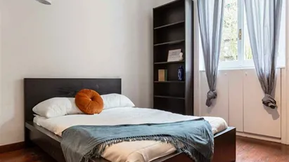 Room for rent in Milano Zona 6 - Barona, Lorenteggio, Milan