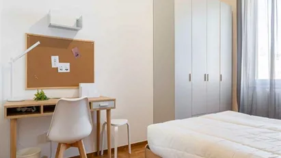 Room for rent in Milano Zona 4 - Vittoria, Forlanini, Milan