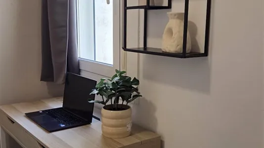 Rooms in Barcelona Eixample - photo 5