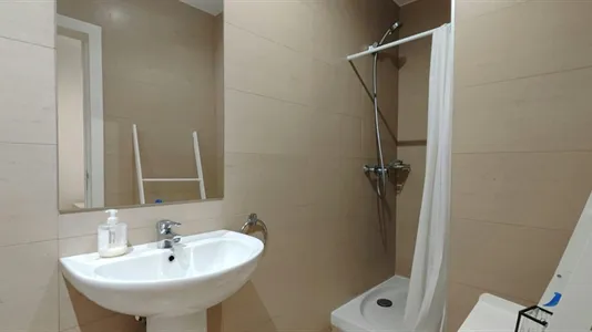 Rooms in Madrid Centro - photo 7