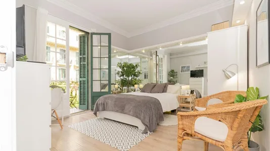 Rooms in Barcelona Eixample - photo 1