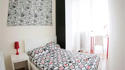 Room for rent in Milano Zona 6 - Barona, Lorenteggio, Milan