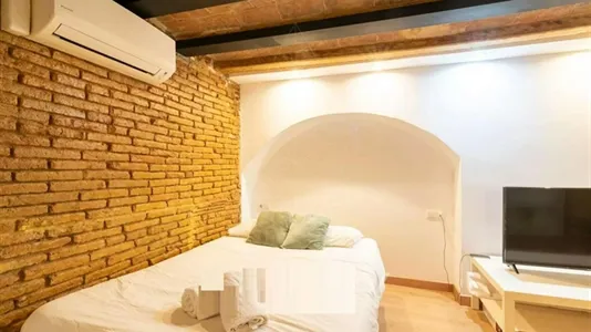Apartments in Barcelona Ciutat Vella - photo 8