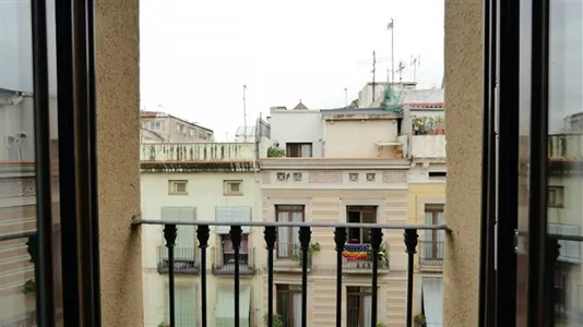 Rooms in Barcelona Ciutat Vella - photo 4