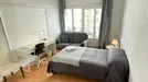 Room for rent, Madrid Retiro, Madrid, Calle Amado Nervo