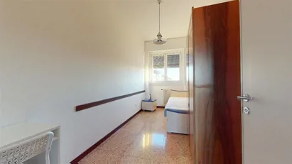 Room for rent in Milano Zona 7 - Baggio, De Angeli, San Siro, Milan