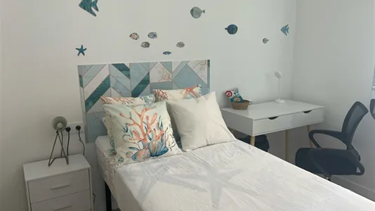 Rooms in Barcelona Ciutat Vella - photo 2
