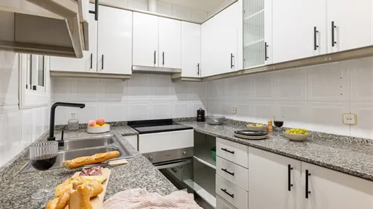 Rooms in Barcelona Eixample - photo 10