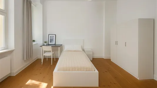 Rooms in Berlin Friedrichshain-Kreuzberg - photo 2