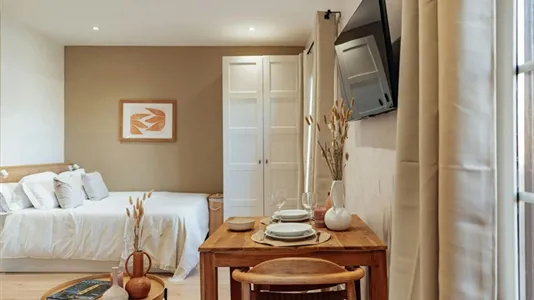 Apartments in Barcelona Ciutat Vella - photo 3