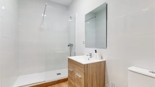 Rooms in Valencia Extramurs - photo 9