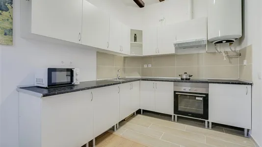 Rooms in Barcelona Ciutat Vella - photo 7