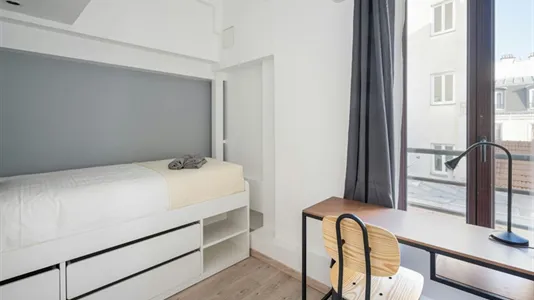 Rooms in Paris 20ème arrondissement - photo 2