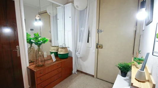 Rooms in Barcelona Eixample - photo 8