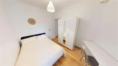 Room for rent in Saint-Julien-en-Genevois, Auvergne-Rhône-Alpes