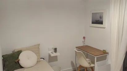 Room for rent in Castelldefels, Cataluña