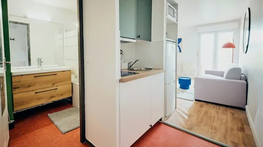 Apartments in Nîmes - photo 2