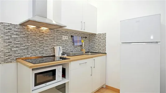 Rooms in Barcelona Ciutat Vella - photo 6