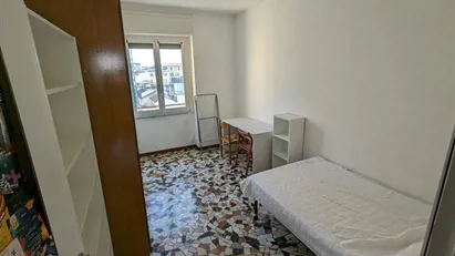 Room for rent in Milano Zona 9 - Porta Garibaldi, Niguarda, Milan