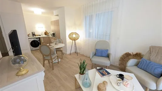 Apartments in Nogent-sur-Marne - photo 1