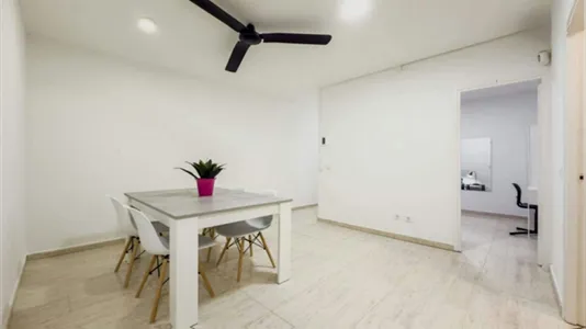 Rooms in Barcelona Ciutat Vella - photo 5