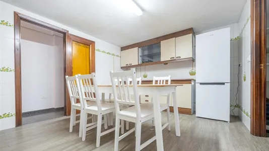 Rooms in Valencia Extramurs - photo 9