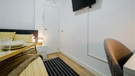 Rooms in Madrid Chamberí - photo 3