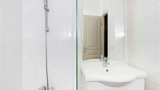 Rooms in Paris 15ème arrondissement - photo 8