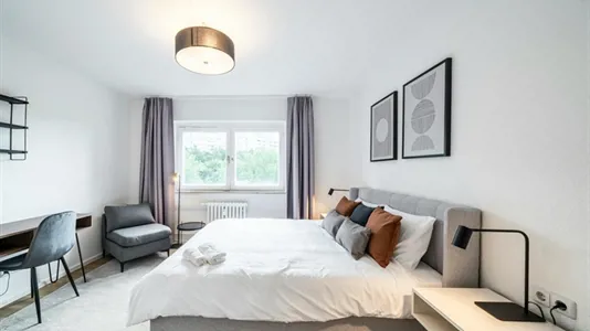 Rooms in Berlin Charlottenburg-Wilmersdorf - photo 2